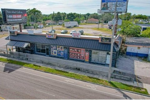Commercial property in Tampa, Florida № 1562869 - photo 5