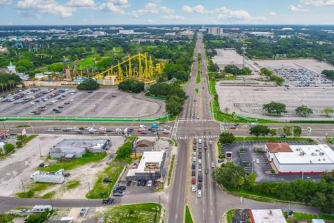 Commercial property in Tampa, Florida № 1562869 - photo 13