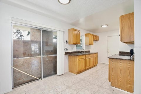 House in Orlando, Florida 3 bedrooms, 95.88 sq.m. № 2306745 - photo 8