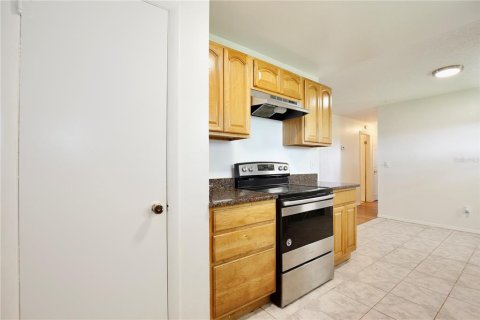 House in Orlando, Florida 3 bedrooms, 95.88 sq.m. № 2306745 - photo 12