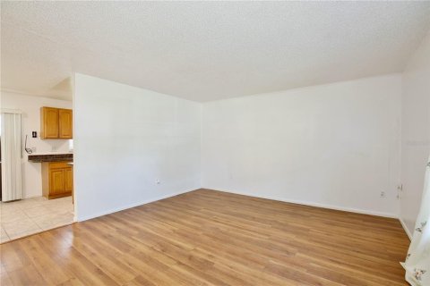 House in Orlando, Florida 3 bedrooms, 95.88 sq.m. № 2306745 - photo 5