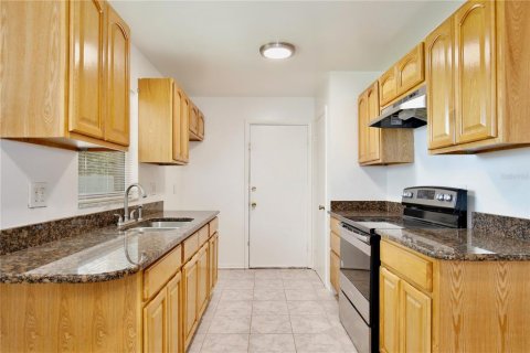 House in Orlando, Florida 3 bedrooms, 95.88 sq.m. № 2306745 - photo 10