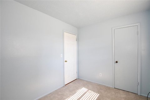 House in Orlando, Florida 3 bedrooms, 95.88 sq.m. № 2306745 - photo 21