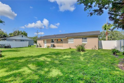 House in Orlando, Florida 3 bedrooms, 95.88 sq.m. № 2306745 - photo 24