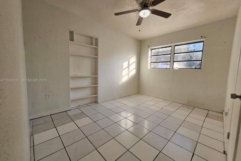 Casa en alquiler en Miami, Florida, 3 dormitorios № 1986369 - foto 21