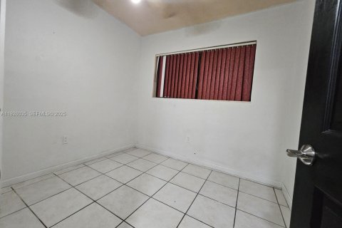 Casa en alquiler en Miami, Florida, 3 dormitorios № 1986369 - foto 24