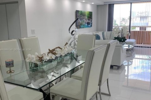 Copropriété à vendre à Miami Beach, Floride: 2 chambres, 104.42 m2 № 2046887 - photo 4