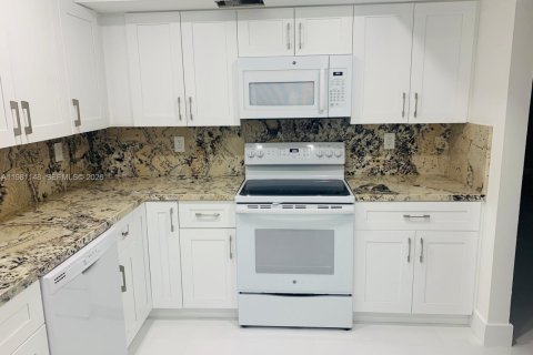 Copropriété à vendre à Miami Beach, Floride: 2 chambres, 104.42 m2 № 2046887 - photo 8