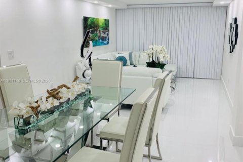 Copropriété à vendre à Miami Beach, Floride: 2 chambres, 104.42 m2 № 2046887 - photo 5