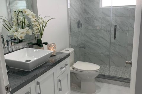 Copropriété à vendre à Miami Beach, Floride: 2 chambres, 104.42 m2 № 2046887 - photo 10