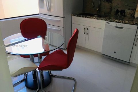 Copropriété à vendre à Miami Beach, Floride: 2 chambres, 104.42 m2 № 2046887 - photo 15