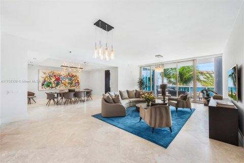 Copropriété à louer à Miami Beach, Floride: 5 chambres, 384.15 m2 № 1729361 - photo 2