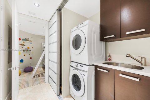 Copropriété à louer à Miami Beach, Floride: 5 chambres, 384.15 m2 № 1729361 - photo 23