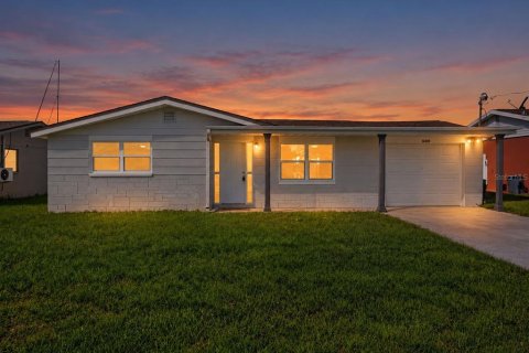 House in Hudson, Florida 2 bedrooms, 80.27 sq.m. № 2421599 - photo 3