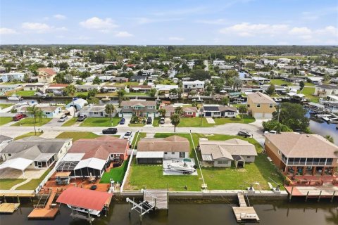 House in Hudson, Florida 2 bedrooms, 80.27 sq.m. № 2421599 - photo 2