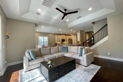 House in Winter Garden, Florida 4 bedrooms, 248.98 sq.m. № 1900777 - photo 9
