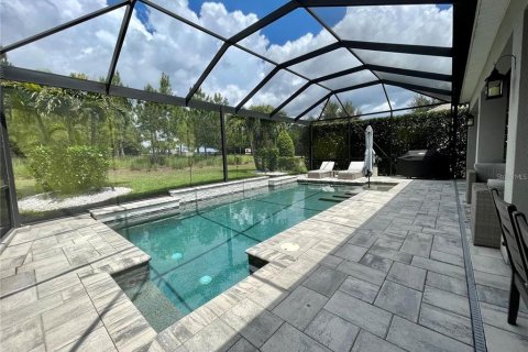House in Winter Garden, Florida 4 bedrooms, 248.98 sq.m. № 1900777 - photo 13