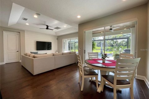 House in Winter Garden, Florida 4 bedrooms, 248.98 sq.m. № 1900777 - photo 8