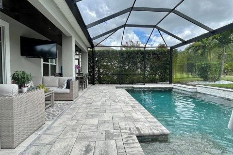 House in Winter Garden, Florida 4 bedrooms, 248.98 sq.m. № 1900777 - photo 16