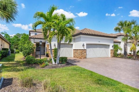 Casa en venta en Bradenton, Florida, 4 dormitorios, 254.74 m2 № 1616137 - foto 1