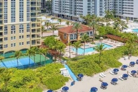 Copropriété à louer à Hallandale Beach, Floride: 1 chambre, 70.61 m2 № 1783844 - photo 6