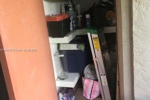 Condo in Miami, Florida, 3 bedrooms  № 1931119 - photo 16
