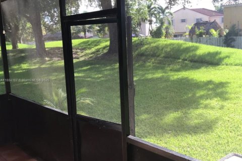 Condo in Miami, Florida, 3 bedrooms  № 1931119 - photo 19