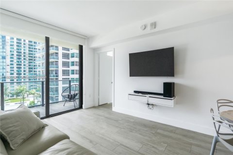 Condominio en venta en Miami, Florida, 1 dormitorio, 62.52 m2 № 2076892 - foto 5