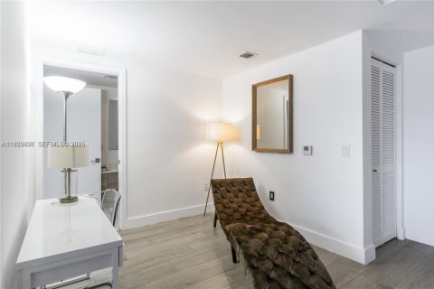 Condominio en venta en Miami, Florida, 1 dormitorio, 62.52 m2 № 2076892 - foto 6