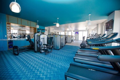 Condominio en venta en Miami, Florida, 1 dormitorio, 62.52 m2 № 2076892 - foto 20