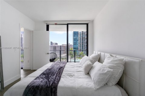 Condominio en venta en Miami, Florida, 1 dormitorio, 62.52 m2 № 2076892 - foto 8