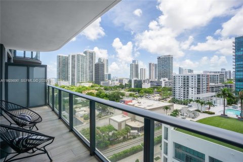 Condominio en venta en Miami, Florida, 1 dormitorio, 62.52 m2 № 2076892 - foto 13