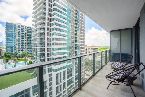 Condominio en venta en Miami, Florida, 1 dormitorio, 62.52 m2 № 2076892 - foto 14