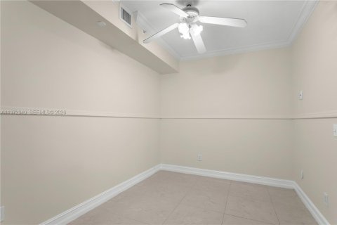 Condo in Miami Beach, Florida, 1 bedroom  № 2038752 - photo 8