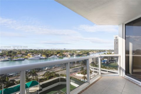 Condo in Miami Beach, Florida, 1 bedroom  № 2038752 - photo 12
