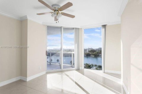 Condo in Miami Beach, Florida, 1 bedroom № 2038752