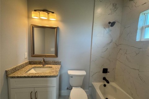 House in Rotonda, Florida 4 bedrooms, 185.34 sq.m. № 1670105 - photo 21