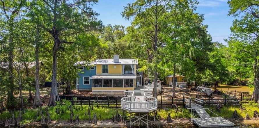 House in Dunnellon, Florida 3 bedrooms, 183.95 sq.m. № 2112836