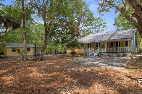 House in Dunnellon, Florida 3 bedrooms, 183.95 sq.m. № 2112836 - photo 5