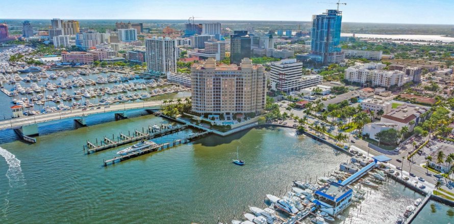 Condo in West Palm Beach, Florida, 3 bedrooms  № 390926