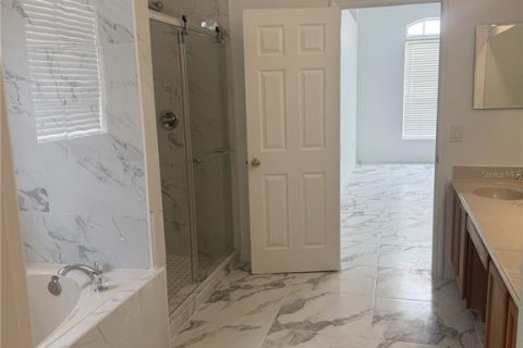 House in Orlando, Florida 4 bedrooms, 285.12 sq.m. № 1904484 - photo 4
