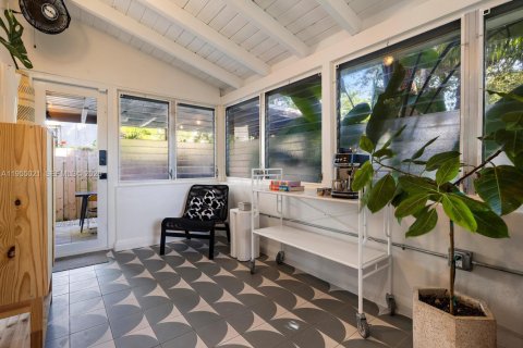 House in Miami, Florida 2 bedrooms, 96.15 sq.m. № 2010336 - photo 28