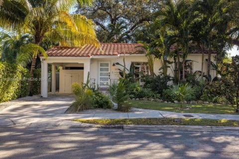 House in Miami, Florida 2 bedrooms, 96.15 sq.m. № 2010336 - photo 8