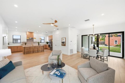 Villa ou maison à louer à Gulfport, Floride: 4 chambres, 259.29 m2 № 2309005 - photo 19