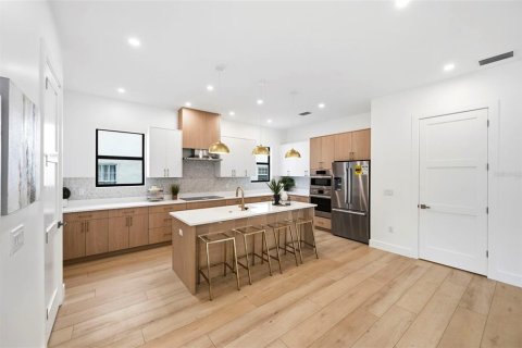 Villa ou maison à louer à Gulfport, Floride: 4 chambres, 259.29 m2 № 2309005 - photo 13