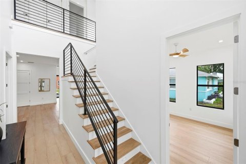 Villa ou maison à louer à Gulfport, Floride: 4 chambres, 259.29 m2 № 2309005 - photo 9