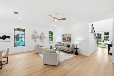 Villa ou maison à louer à Gulfport, Floride: 4 chambres, 259.29 m2 № 2309005 - photo 3