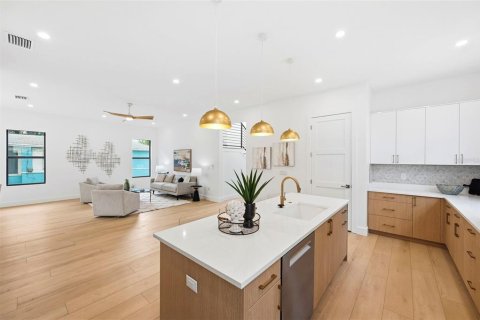 Villa ou maison à louer à Gulfport, Floride: 4 chambres, 259.29 m2 № 2309005 - photo 14