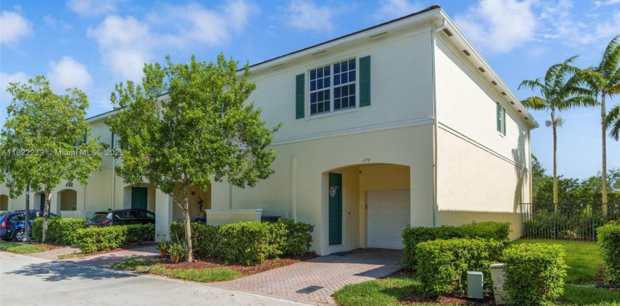 Townhouse in Pompano Beach, Florida 3 bedrooms, 165.74 sq.m. № 1785797
