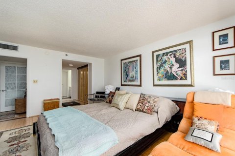 Condo in Clearwater, Florida, 2 bedrooms  № 2195859 - photo 23